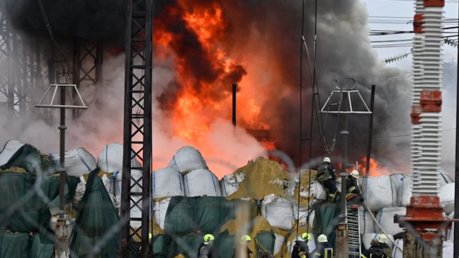 Crimea Suspends Civilian Fuel Sales as Ukraine Intensifies Strikes on Energy Infrastructure Crimea Suspends Civilian Fuel Sales as Ukraine Intensifies Strikes on Energy Infrastructure