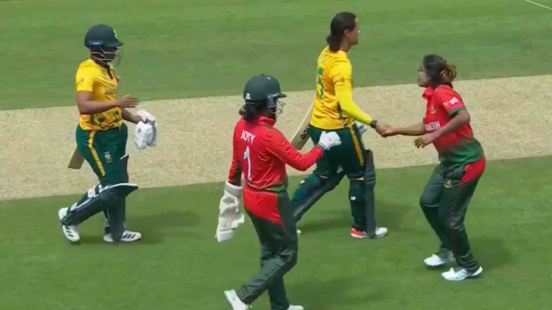 ICC Women’s T20 World Cup 2026 South Africa Women Stay in Semi-Final Race with Hard-Fought Win Over Bangladesh ICC Women's T20 World Cup 2026 South Africa Women Stay in Semi-Final Race with Hard-Fought Win Over Bangladesh
