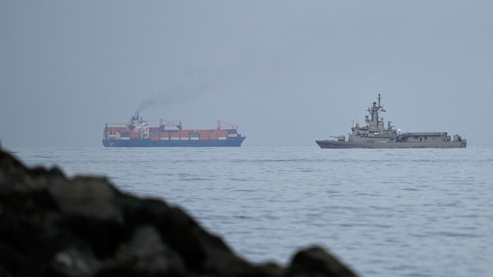 Iran Closes Strait of Hormuz Over Alleged US and Israel Ceasefire Violations