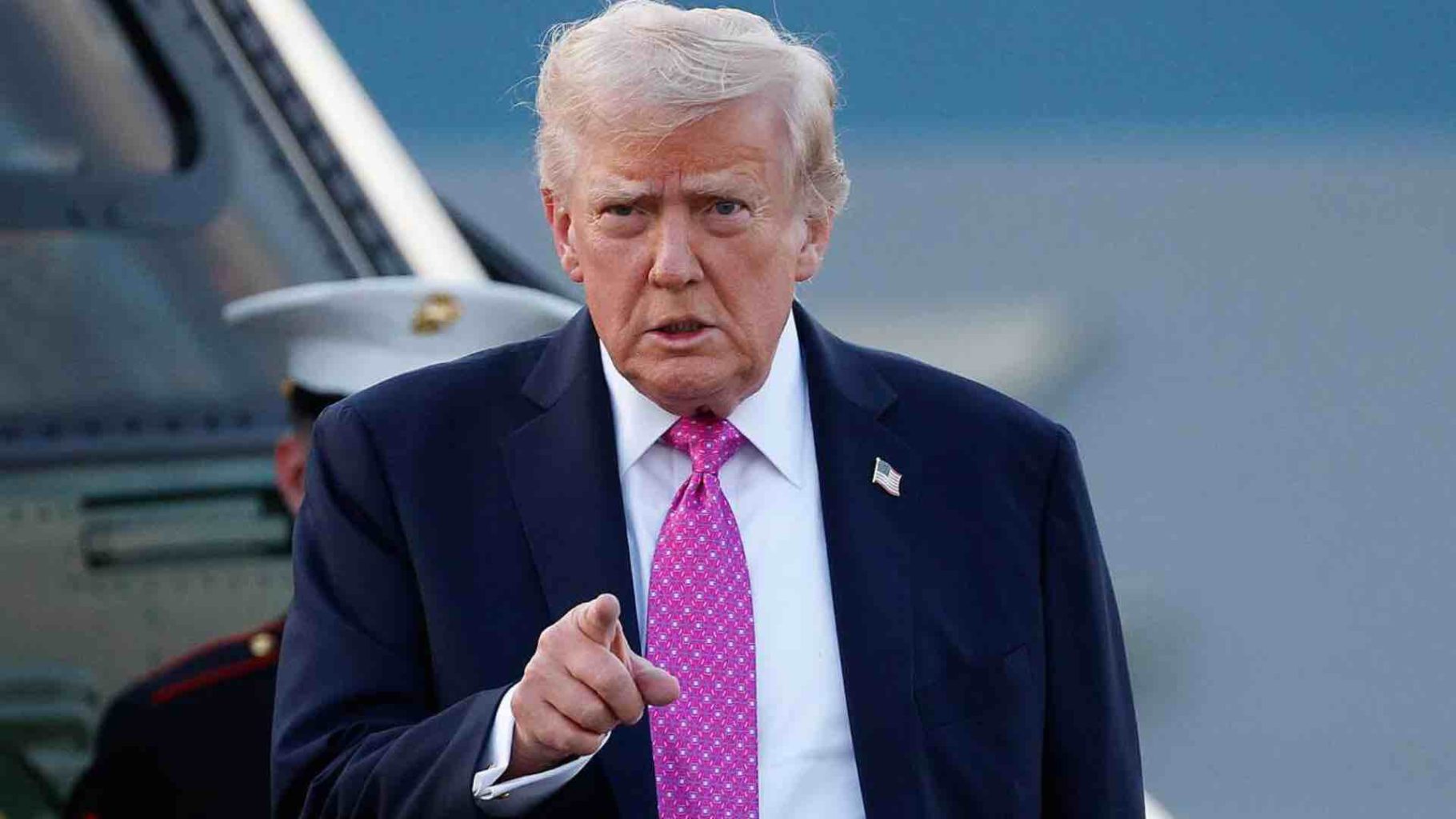 Trump Warns Iran of Strikes Over Any Attack on Ships in Strait of Hormuz
