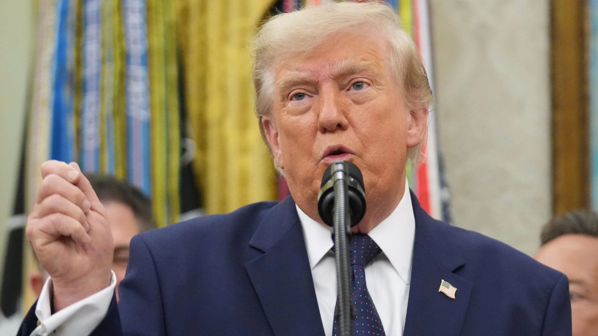 Trump Tightens H-1B Visa Rules, Orders Probe Into Employer Layoffs and Outsourcing