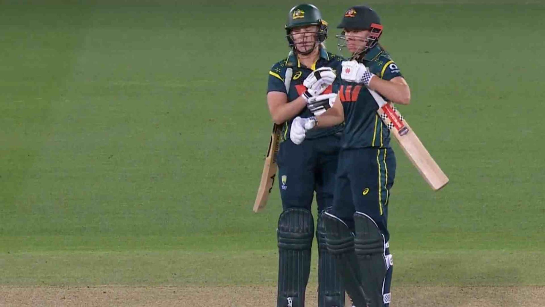 Australia Women Edge Past New Zealand by 2 Wickets in Thrilling 1st T20I
